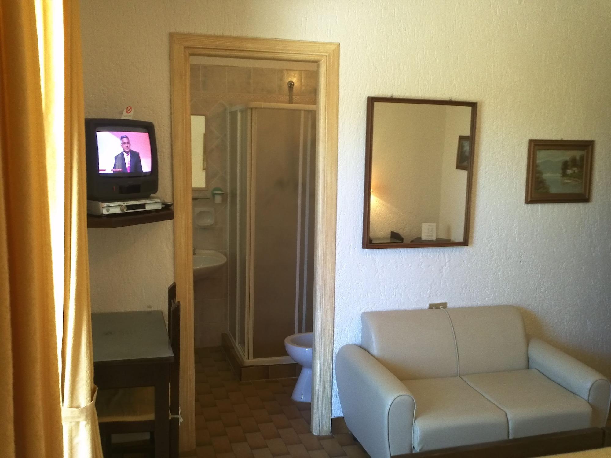 Hotel Abbaruja Olbia Bagian luar foto