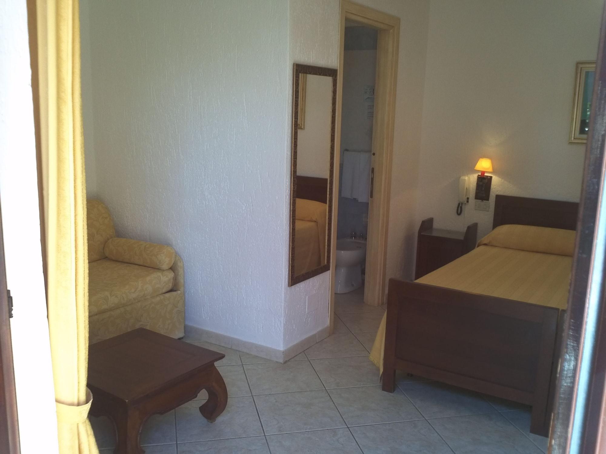 Hotel Abbaruja Olbia Bagian luar foto