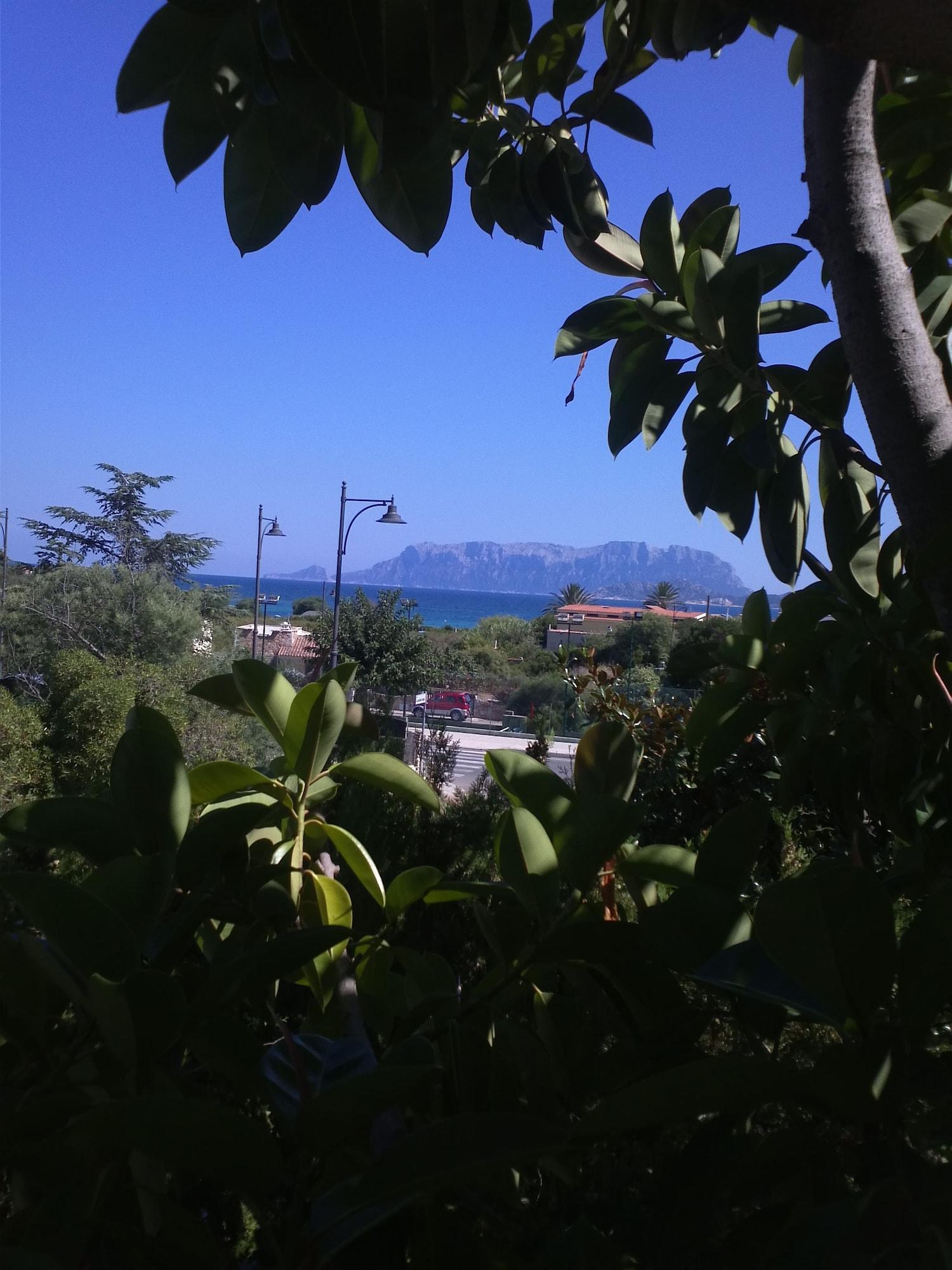 Hotel Abbaruja Olbia Bagian luar foto