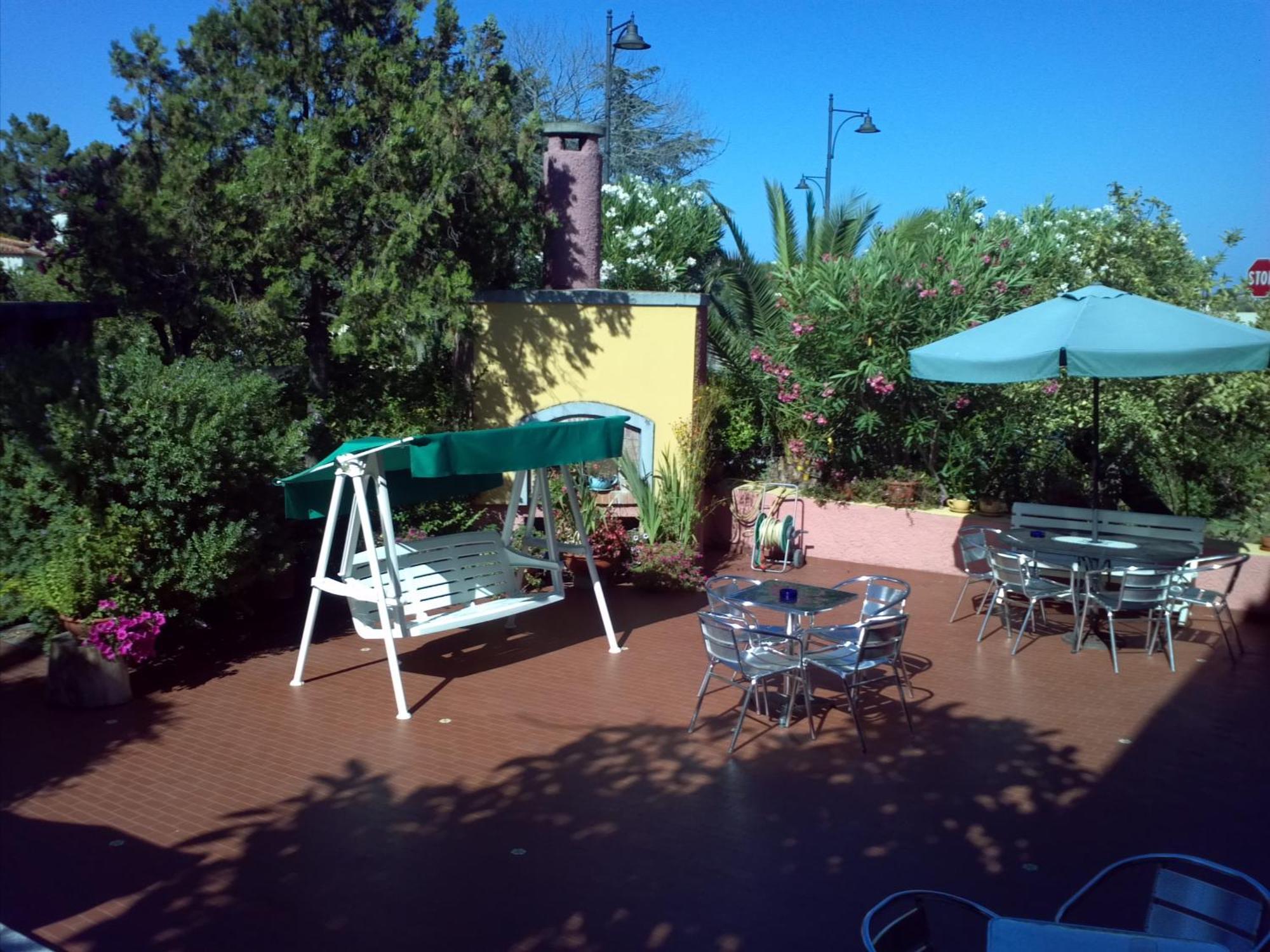 Hotel Abbaruja Olbia Bagian luar foto
