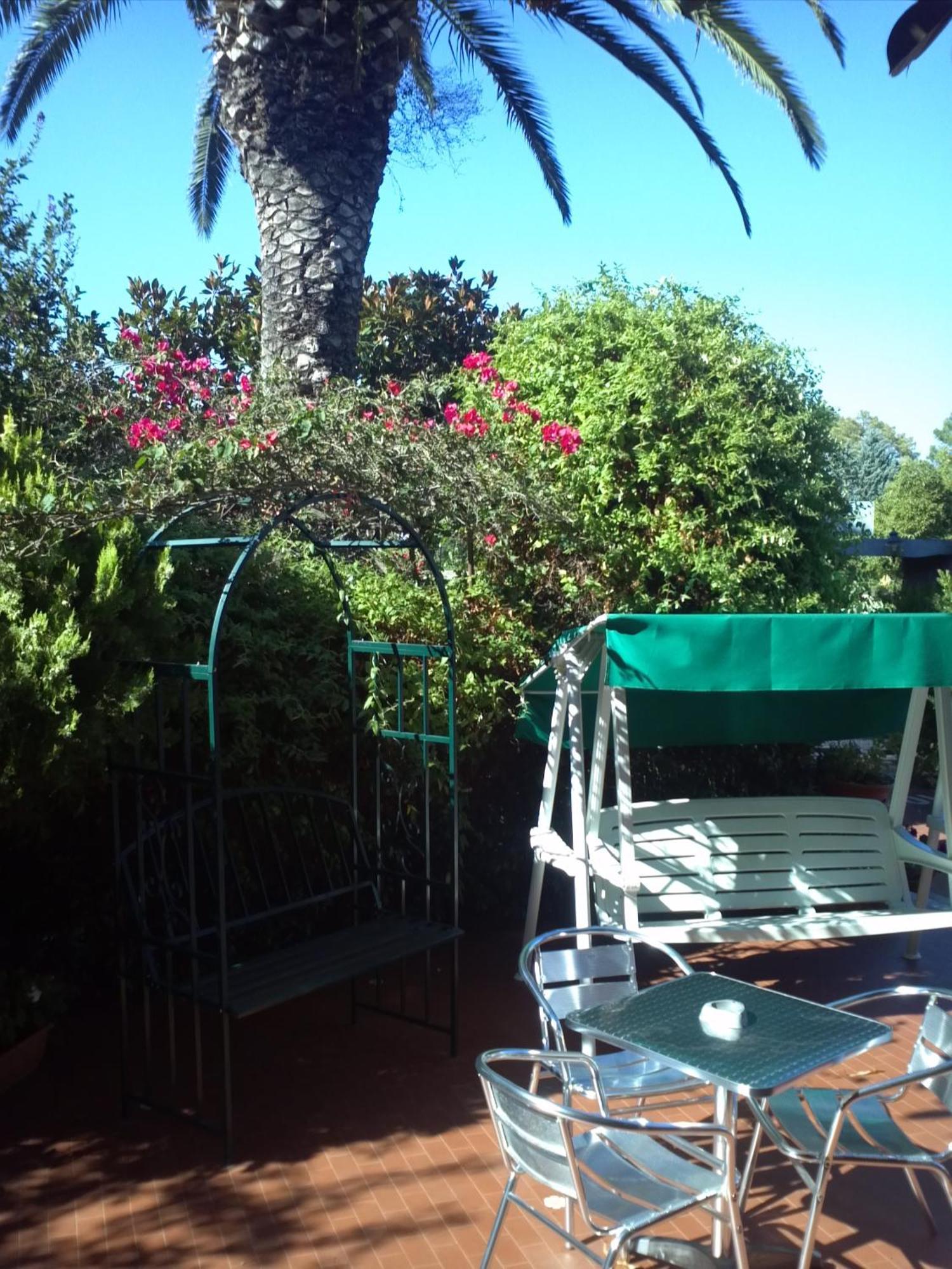 Hotel Abbaruja Olbia Bagian luar foto