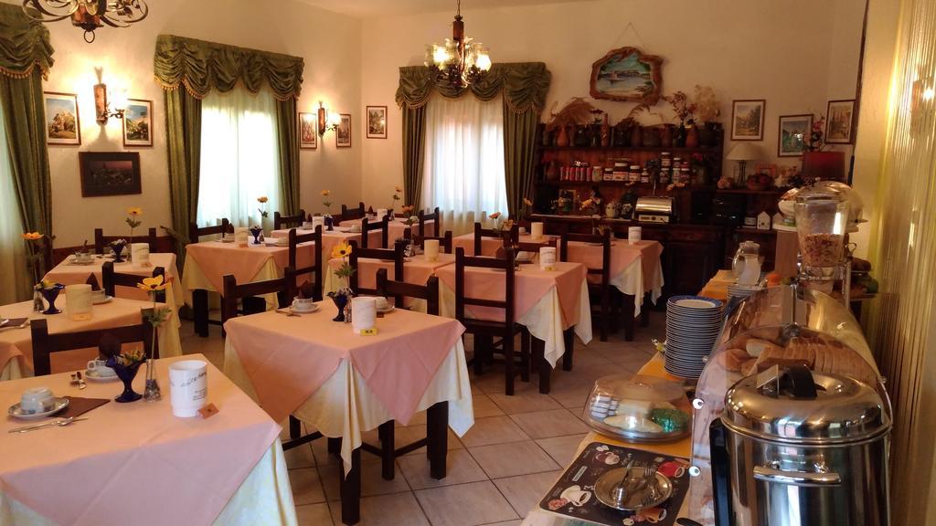 Hotel Abbaruja Olbia Bagian luar foto