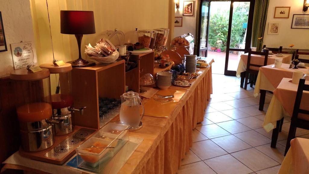 Hotel Abbaruja Olbia Bagian luar foto