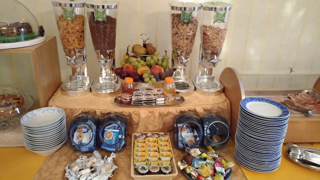 Hotel Abbaruja Olbia Bagian luar foto