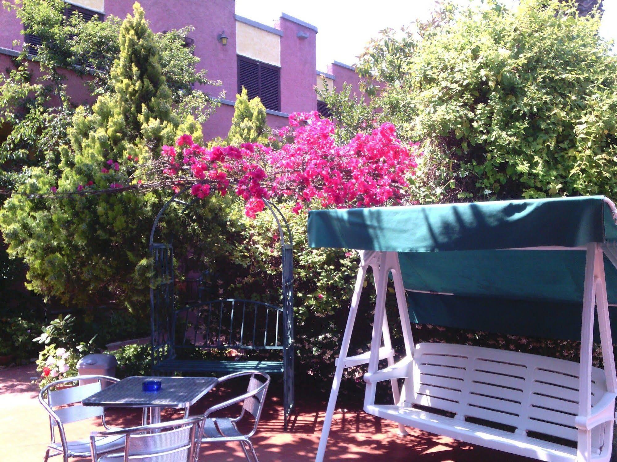 Hotel Abbaruja Olbia Bagian luar foto