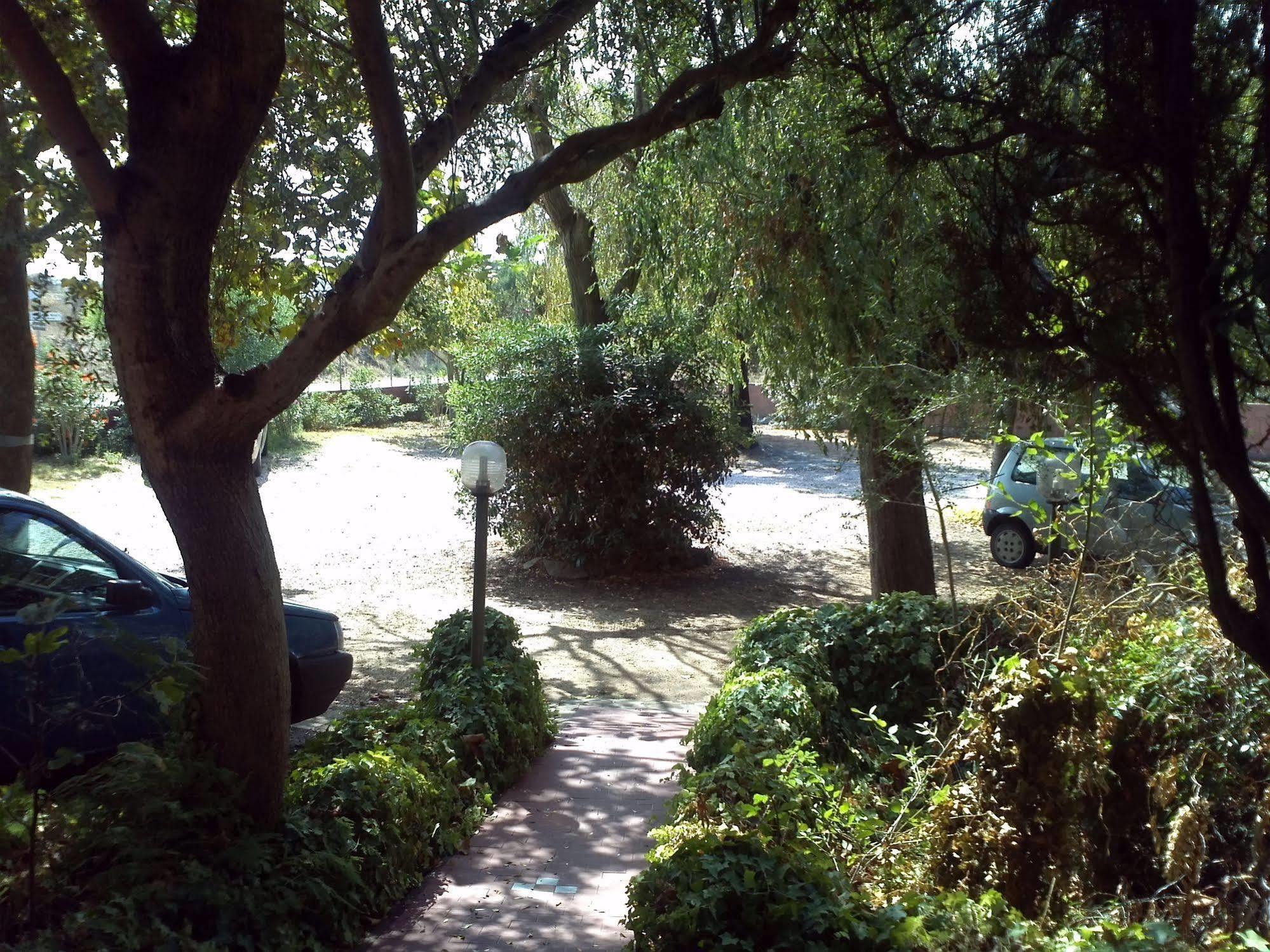 Hotel Abbaruja Olbia Bagian luar foto