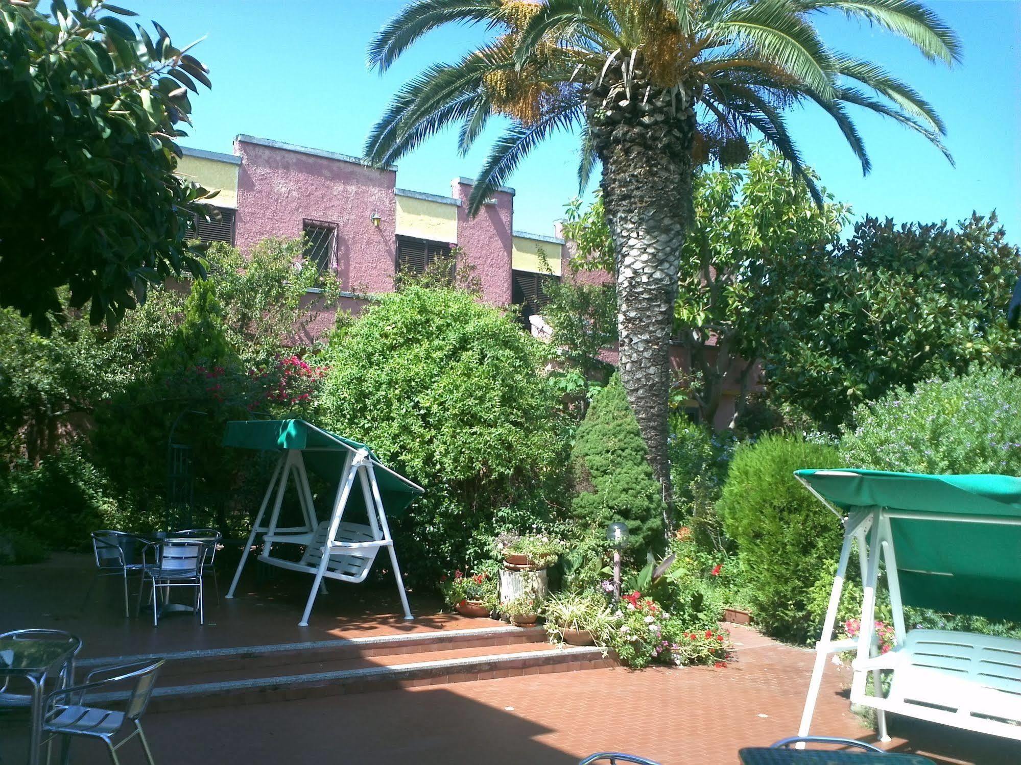 Hotel Abbaruja Olbia Bagian luar foto