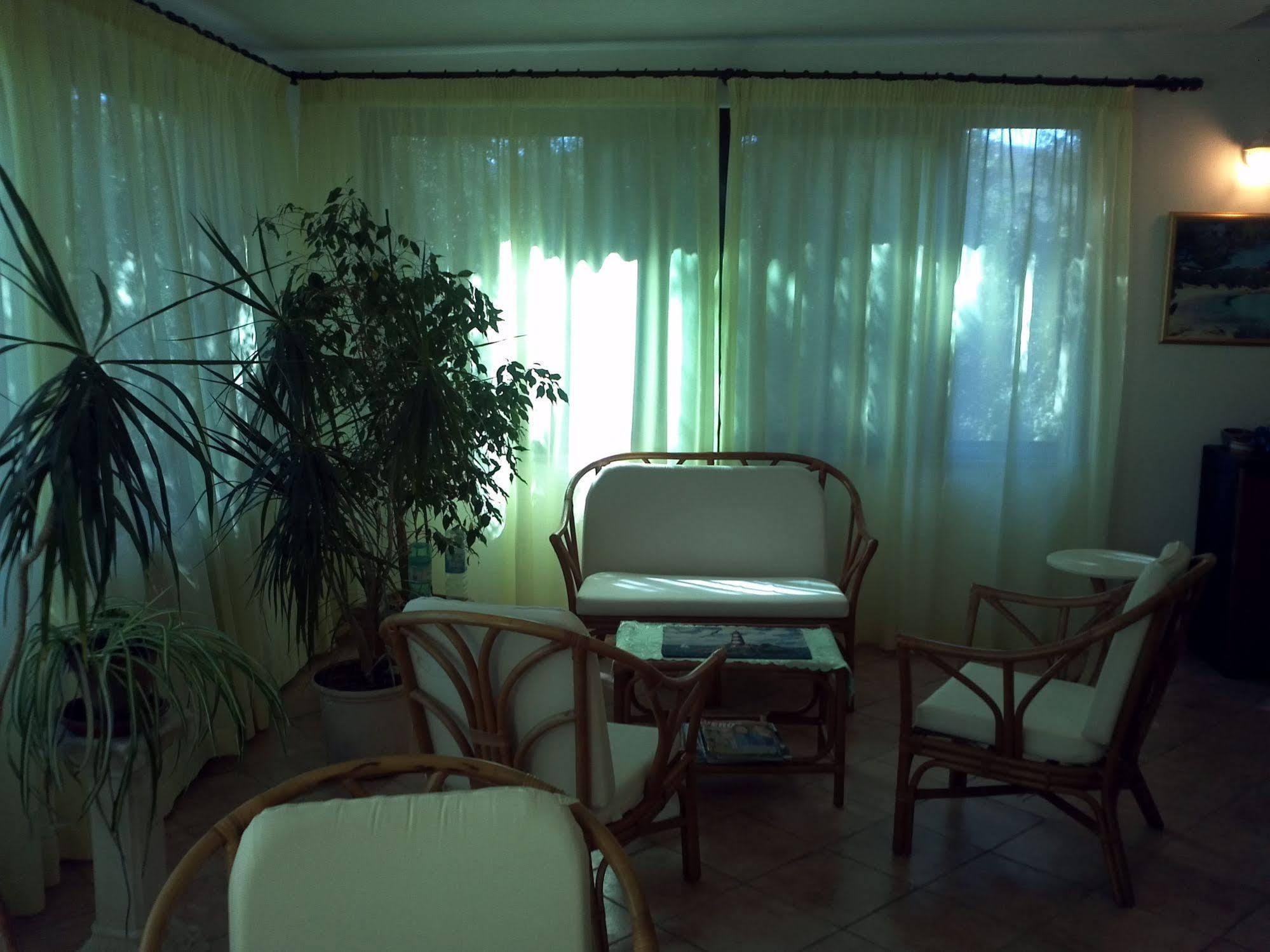 Hotel Abbaruja Olbia Bagian luar foto
