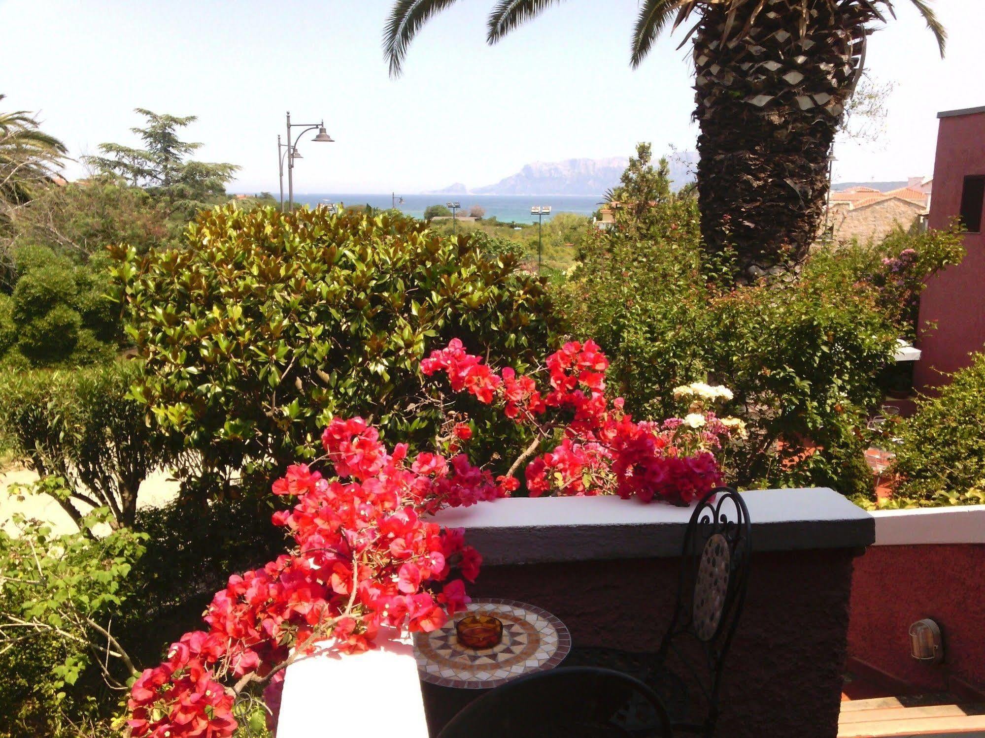 Hotel Abbaruja Olbia Bagian luar foto