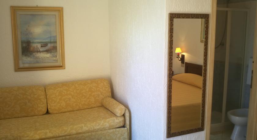 Hotel Abbaruja Olbia Bagian luar foto