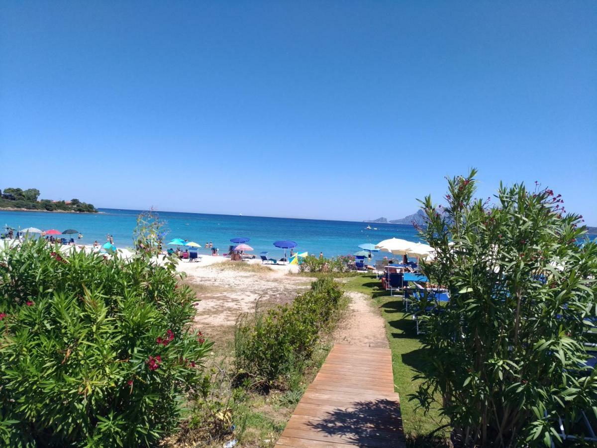 Hotel Abbaruja Olbia Bagian luar foto
